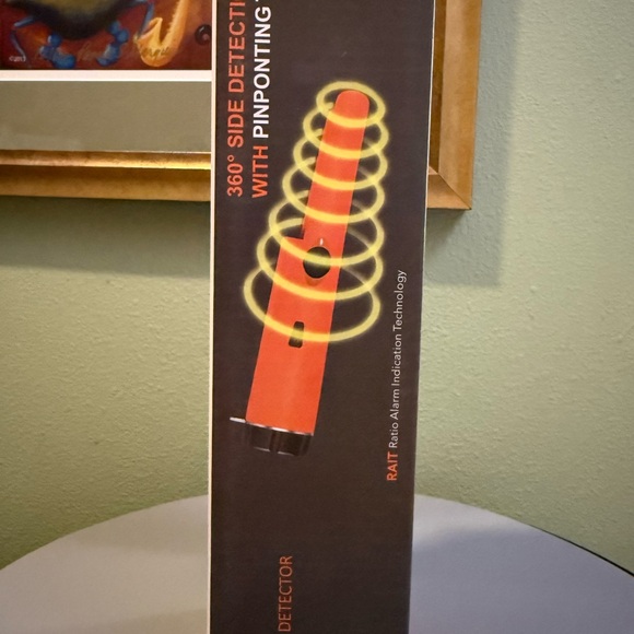 Portable Handheld Metal Detector with Pinpointing Tip - NIB - Picture 5 of 9